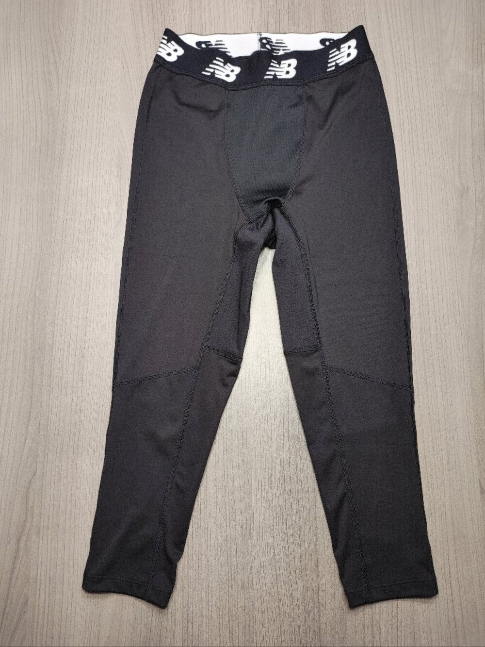 Boy's New Balance Baselayer Cold Gear 3/4 Tight size M
